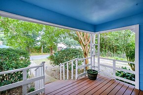 House on 6th- 3 Bed/2 Bath Home Located a Short Drive to Downtown Gulf