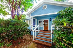 House on 6th- 3 Bed/2 Bath Home Located a Short Drive to Downtown Gulf