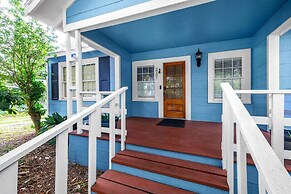 House on 6th- 3 Bed/2 Bath Home Located a Short Drive to Downtown Gulf