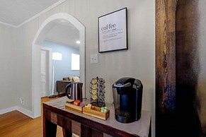 House on 6th- 3 Bed/2 Bath Home Located a Short Drive to Downtown Gulf