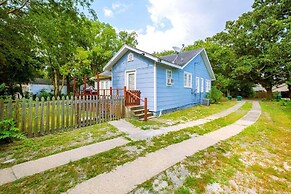 House on 6th- 3 Bed/2 Bath Home Located a Short Drive to Downtown Gulf