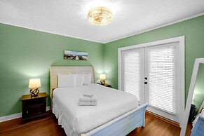 House on 6th- 3 Bed/2 Bath Home Located a Short Drive to Downtown Gulf