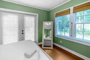 House on 6th- 3 Bed/2 Bath Home Located a Short Drive to Downtown Gulf