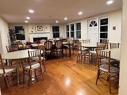 Cooper Hill Inn