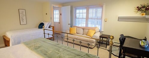 Cooper Hill Inn