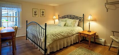Cooper Hill Inn