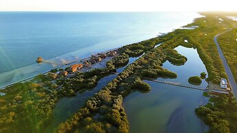 LOB LOB Beach Cabins