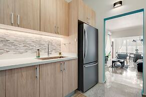 Modern Condado Apartment Pool Free Parking
