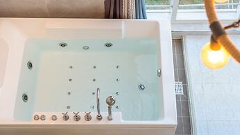 Gangneung Meerbrick Spa Pension