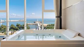 Gangneung Meerbrick Spa Pension