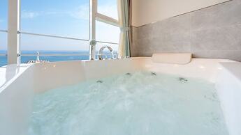 Gangneung Meerbrick Spa Pension