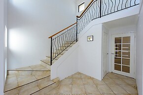 Seacrest Luxurious Holiday Home