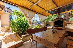 House Papinka With Private Pool & Garden