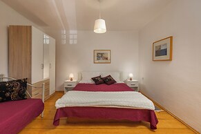 House Papinka With Private Pool & Garden