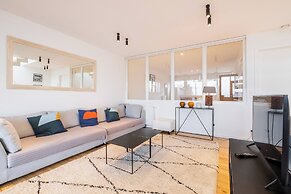 Top Floor New Duplex Stunning View In Trendy St Gilles