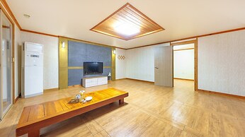 Gyeongju Beach Castle Pension