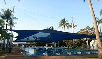 Cityside Hideaway Pool - Workstation - Markets