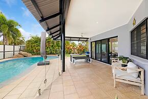 Cityside Hideaway Pool - Workstation - Markets