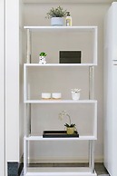 Cityside Hideaway Pool - Workstation - Markets