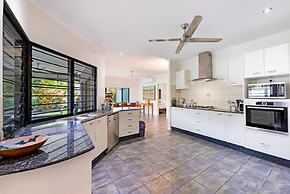 Cityside Hideaway Pool - Workstation - Markets