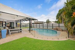 Cityside Hideaway Pool - Workstation - Markets