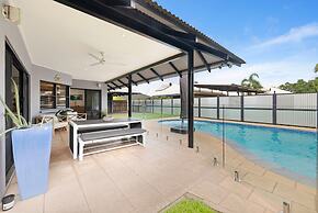 Cityside Hideaway Pool - Workstation - Markets