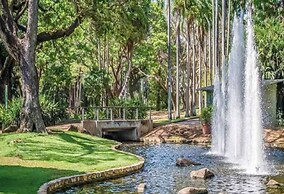Cityside Hideaway Pool - Workstation - Markets