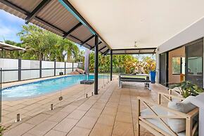 Cityside Hideaway Pool - Workstation - Markets