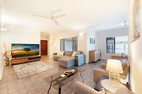 Cityside Hideaway Pool - Workstation - Markets