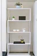 Cityside Hideaway Pool - Workstation - Markets