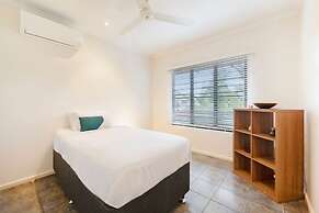 Cityside Hideaway Pool - Workstation - Markets