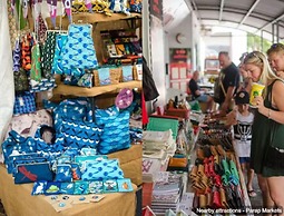 Cityside Hideaway Pool - Workstation - Markets