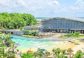 Cityside Hideaway Pool - Workstation - Markets