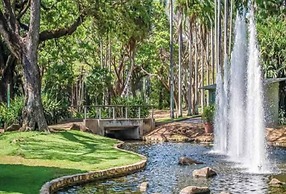 Cityside Hideaway Pool - Workstation - Markets