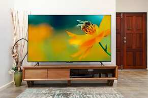 Cityside Hideaway Pool - Workstation - Markets