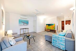 Cityside Hideaway Pool - Workstation - Markets