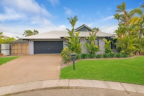 Cityside Hideaway Pool - Workstation - Markets