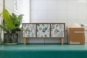 Cityside Hideaway Pool - Workstation - Markets