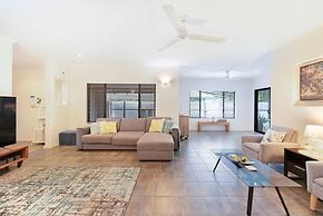 Cityside Hideaway Pool - Workstation - Markets