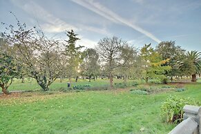 Southsea Apartment-Parking-Pool-Hot tub