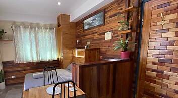 Room in Apartment - Antonios Cafe & Transient Homes Baguio