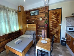 Room in Apartment - Antonios Cafe & Transient Homes Baguio