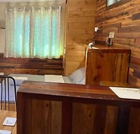 Room in Apartment - Antonios Cafe & Transient Homes Baguio