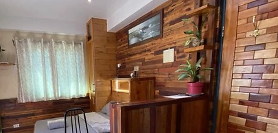 Room in Apartment - Antonios Cafe & Transient Homes Baguio