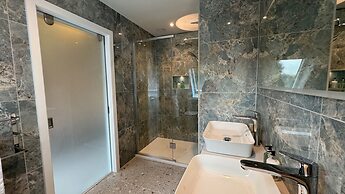 Warksburn Old Church - Luxury Church Conversion