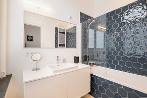 New Apartment Center of Trendy St Gille