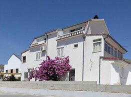 Trogir Downtown Apartments With Private Parking