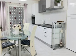 Trogir Downtown Apartments With Private Parking