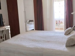 Trogir Downtown Apartments With Private Parking