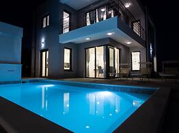 Dazzling Kaštel Novi Villa With Private Pool and Scenic Sea Views